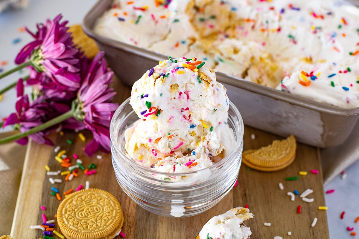 Easy No-Churn Funfetti Golden Oreo Ice Cream Recipe